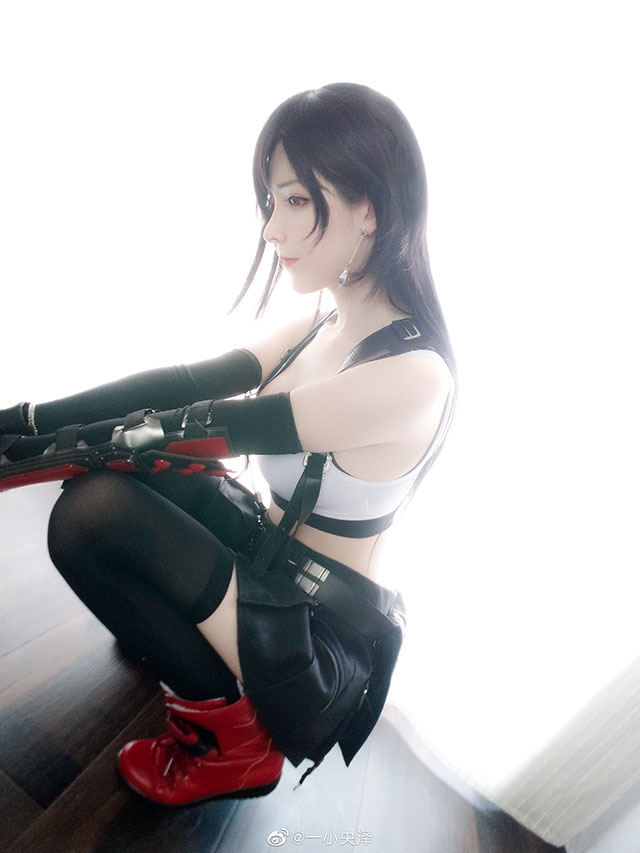 Hot eyes with cosplay photo series Tifa chest also... bigger than the original - Photo 7.