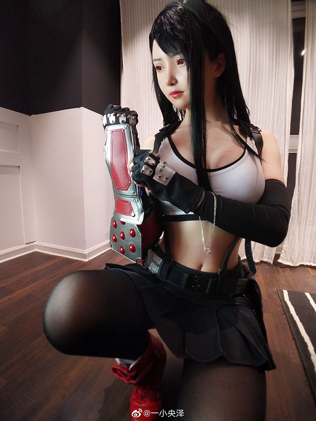 Hot eyes with cosplay photo series Tifa chest also... bigger than the original - Photo 6.