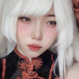 Hot Vietnamese girl with her cosplay performance