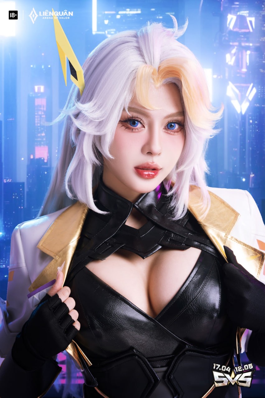 Cosplay of Lauriel Night Eagle has super busty breasts, destroying the hearts of male fans