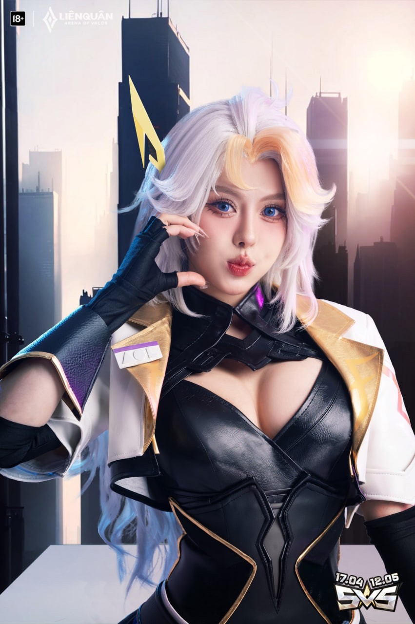 Cosplay of Lauriel Night Eagle has super busty breasts, destroying the hearts of male fans