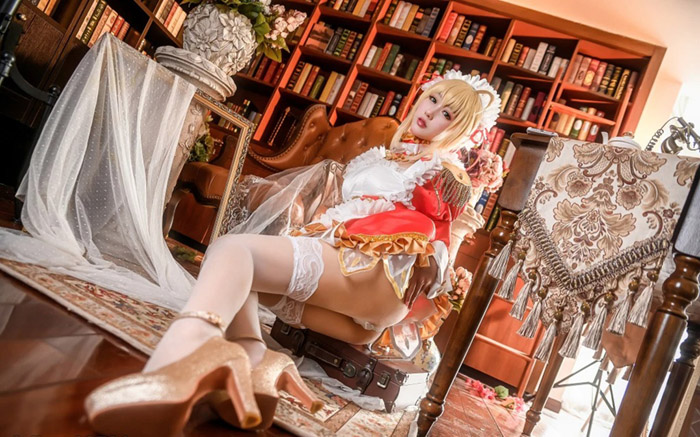 Cosplay photo set of Nero Claudius from Fate Grand Order in the most standard version