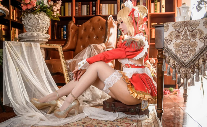 Cosplay photo set of Nero Claudius from Fate Grand Order in the most standard version