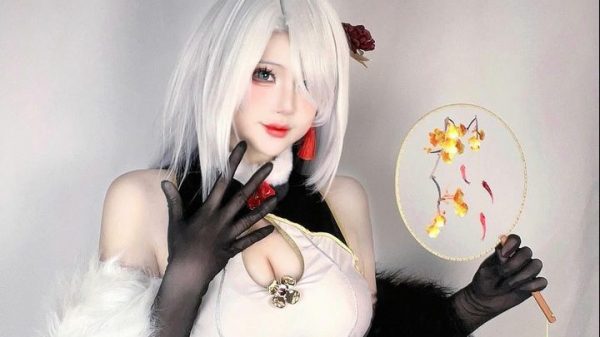 The pure white Shenhe cosplay of the “national wife” fascinated the Genshin Impact brothers