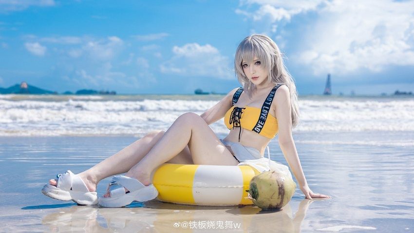 Cosplay photos of Stelle in the game Honkai: Star Rail